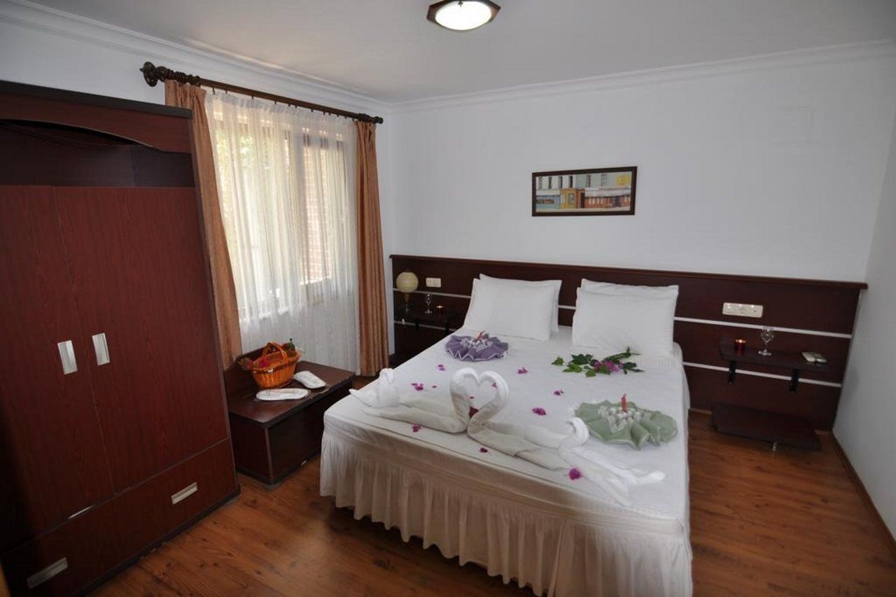 Longhouse Inn Hotel Dalyan Luaran gambar